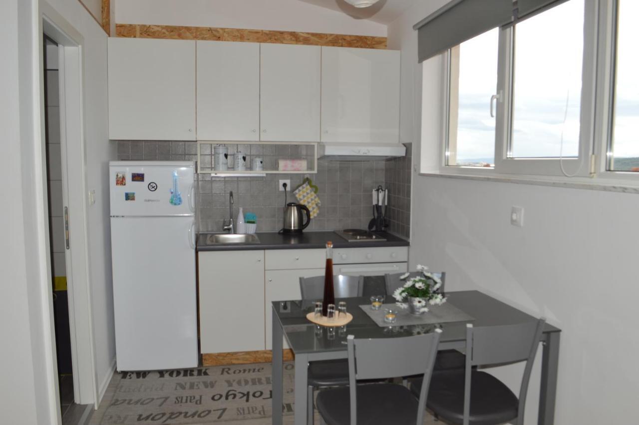 Apartman Luka Kaštela Exteriér fotografie